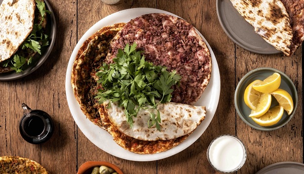 Pek Food lahmacun