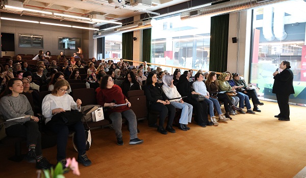 Balparmak kadın arıcılar